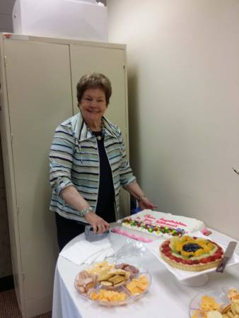 Elaine Craft  PI NSF Grants Retires from SCATE Center   Cake Cutting